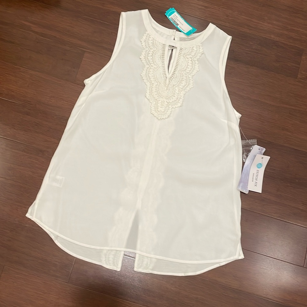 Pale Sky Stitch Fix Exclusive White Quin Keyhole Crochet Top
